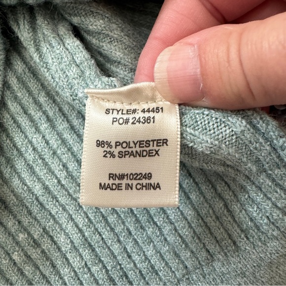 NEW Skies Are Blue Large Cut Out Sweater Tank Top in Sage Green Sleeveless Y2K - Picture 6 of 6